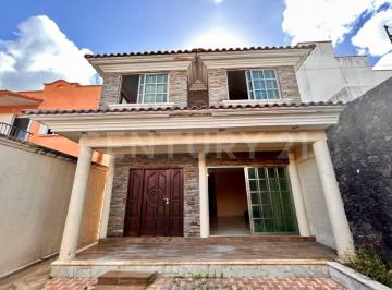 Casa · 239m² · 3 Recámaras · 4 Estacionamientos · Casa en Venta Oportunidad | Fracc. Panaquire Sm 514 | Av Las Torres