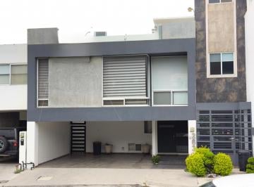 Casa de 4 habitaciones, Monterrey · Casa en Venta 4 Recámaras con Alberca, Terraza y Frente a Parque