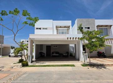 Casa de 3 habitaciones, Mazatlán · Casa con Diseño de Lujo en Almarena Residencial