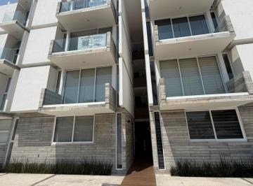 Departamento · 110m² · 3 Recámaras · 2 Estacionamientos · Departamento Venta con 3 Recamaras, Jacuzzi y Rooftop, Sala y Recamara con Balcón
