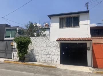Casa de 3 habitaciones, Naucalpan de Juárez · Casa en Venta con Jardín E Iluminación Natural en Jardines de San Mateo