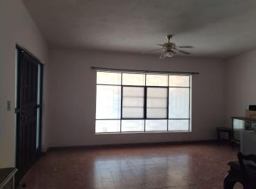 Oficina de 3 habitaciones, Torreón · Casa Para Oficinas con Estilo Vintage en El Corazón de Torreón