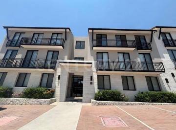 Departamento · 85m² · 2 Recámaras · 2 Estacionamientos · Departamento Séxtuplex en Venta en El Refugio