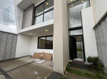 Casa · 193m² · 3 Recámaras · 2 Estacionamientos · Casa en Venta - San Mateo Atenco - 193 m²