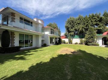 Casa · 730m² · 4 Recámaras · 10 Estacionamientos · Casa en Venta - Metepec - La Asunción