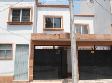 Oficina de 1 habitación, Coyoacán · Oficina Independiente. Excelente Ubicación