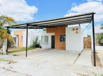 Casa de 2 habitaciones, Mérida · Casa con 2 Recámaras en Venta, 160 m² Superficie de Terreno, Almendros