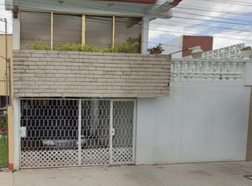 Casa de 3 habitaciones, Naucalpan de Juárez · Casa en Venta, Colonia Boulevares, por Remate, Excelente Oportunidad de Inversión