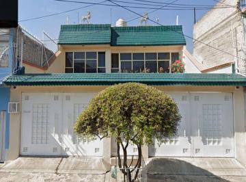 Casa de 3 habitaciones, Nezahualcóyotl · Casa en Venta, Colonia Metropolitana 3ra Secc, por Remate, Excelente Oportunidad de Inversión