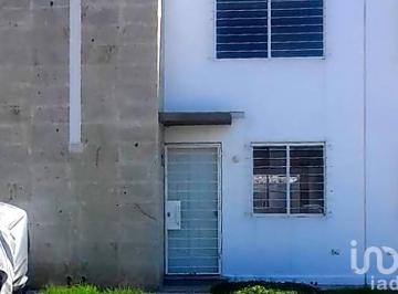 Casa · 61m² · 2 Recámaras · 1 Estacionamiento · Casa en Venta en Condominio Cutervo en El Marques Queretaro