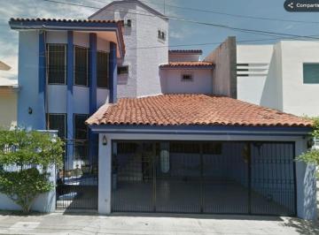 Casa de 3 habitaciones, Colima · Casa en Venta, Colonia Jardines de Vista Hermosa III, por Remate, Excelente Oportunidad