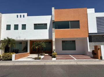 Casa · 3 Recámaras · 3 Estacionamientos · Casa en Renta en Fraccionamiento El Mirador
