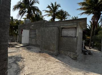 Casa · 45m² · 1 Recámara · 2 Estacionamientos · Renta de Casa de Playa en San Crisanto, Yucatan, Tipo Rustica.