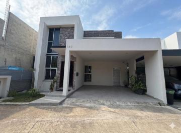 Casa de 3 habitaciones, Othón P. Blanco · Casa en Venta "Residencial Cumbres"