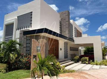 Casa · 396m² · 4 Recámaras · 3 Estacionamientos · Casa en Venta en Cancun, Residencial Lagos del Sol