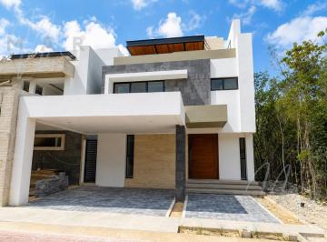 Casa · 226m² · 4 Recámaras · 2 Estacionamientos · Casa en Pre Venta en Cancun, Via Cumbres Residencial