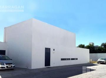 Casa · 177m² · 2 Recámaras · 1 Estacionamiento · Casa en Venta en Mirador del Campanario