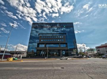 Oficina , León · Oficinas Corporativas con Frente Comercail 190 m²