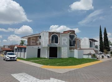 Casa en condominio · 225m² · 3 Recámaras · 2 Estacionamientos · Casa en Renta en Puertas del Sol, Virreyes, Zapopan
