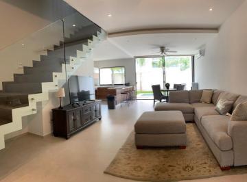 Casa · 190m² · 4 Recámaras · 2 Estacionamientos · Casa - Aqua