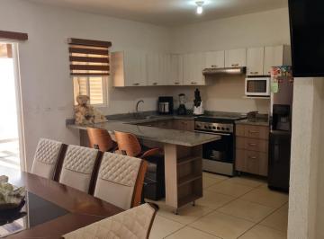 Casa · 152m² · 3 Recámaras · 2 Estacionamientos · Venta de Casa de 3 Recamaras en Residencial Jardines del Sur IV