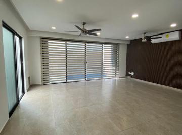 Casa · 250m² · 5 Recámaras · 2 Estacionamientos · Casa en Venta en Residencial Aqua