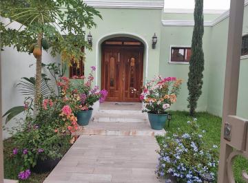 Casa · 272m² · 2 Recámaras · 2 Estacionamientos · Casa en Venta de 2 Recámaras en Temozón Norte, Mérida