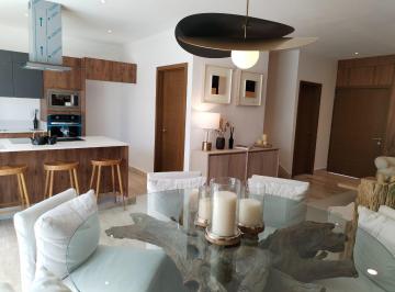 Casa · 162m² · 3 Recámaras · 2 Estacionamientos · Venta Casa en Arbolada, Av Huayacan en Cancún de 3 Recamaras