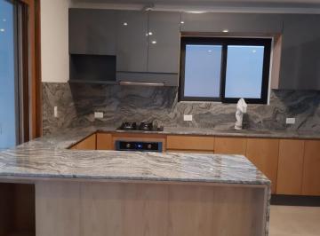 Casa · 260m² · 4 Recámaras · 2 Estacionamientos · Casa en Renta, 4 Recamaras, 5 Baños, Alberca, 2 Pisos, Aqua Residencial, Av Huayacan, Cancun