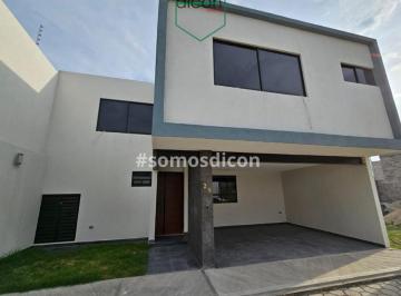 Casa · 196m² · 3 Recámaras · 2 Estacionamientos · Casa en Venta San Rafael Comac