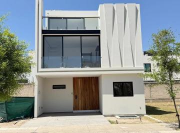 Casa en condominio de 1 habitación, Zapopan · Casa en Venta en Coto Altanza – Solares Residencial, Zapopan