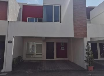 Casa en condominio · 102m² · 3 Recámaras · 2 Estacionamientos · Casa en Condominio en Fraccionamiento Villa Toscana