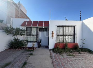 Casa · 64m² · 4 Recámaras · 2 Estacionamientos · Venta de Casa en Colonia Ensueño
