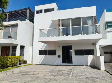Casa · 310m² · 3 Recámaras · 2 Estacionamientos · Casa en Venta en Cluster Puebla Blanca Lomas de Angelopolis
