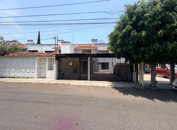Casa de 3 habitaciones, Corregidora · Casa en Venta en Tejeda Frente Al Parque