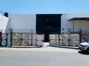 Bodega comercial de 6 habitaciones, León · Bodega Comercial de 1700 m² con Oficinas en Renta en Santa Rita