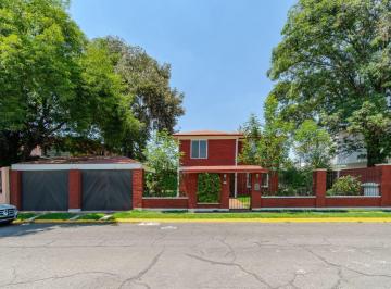 Casa de 4 habitaciones, Metepec · Casa en Venta en La Asunción, Metepec | Amplio Jardín y Excelente Ubicación