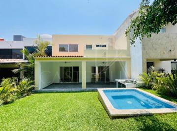 Casa en condominio · 236m² · 3 Recámaras · 2 Estacionamientos · Casa en Condominio en Venta en Burgos Bugambilias