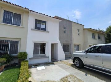 Casa de 3 habitaciones, Aguascalientes · Venta de Casa en Rancho Santa Mónica Acabados de Cantera y Alberca