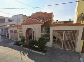 Casa de 4 habitaciones, Guadalajara · Casa en Venta en Fracc. Jardines del Contry, Guadalajara, Jalisco