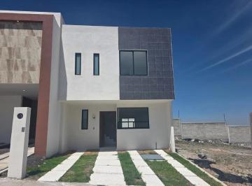 Casa Venta de 3 habitaciones · Casa Petronas en Venta en Capital Sur