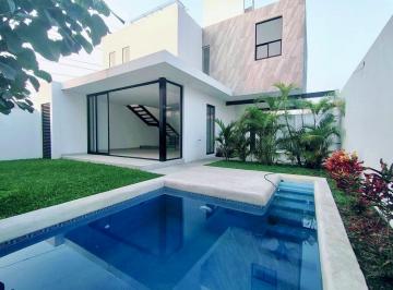 Casa · 138m² · 3 Recámaras · 2 Estacionamientos · Casa con Alberca en Venta en Xochitepec, Morelos