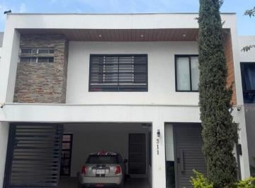 Casa de 3 habitaciones, Monterrey · Casa en Venta en Cumbres Elite Sector Hacienda, Monterrey, Nuevo León.
