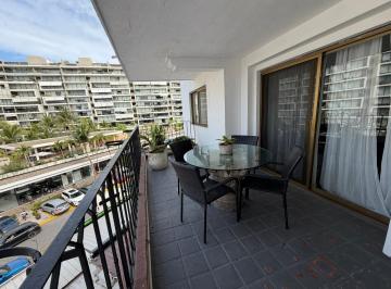 Departamento de 3 habitaciones, Puerto Vallarta · Departamento de 3 Recámaras con Terraza Privada en Marina Vallarta