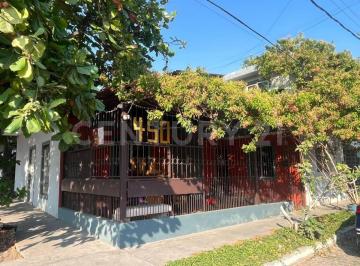 Casa · 179m² · 5 Recámaras · 2 Estacionamientos · Casa en Col. Placetas Estadio, Colima, Col. C. P. 28050