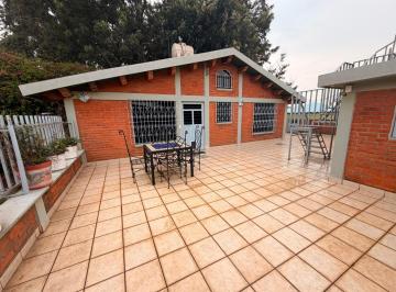 Casa · 515m² · 4 Recámaras · 2 Estacionamientos · Casa en Venta en El Centro de Pátzcuaro