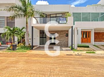 Casa · 200m² · 3 Recámaras · 2 Estacionamientos · Casa en Venta en Cancún en Residencial Aqua By Cumbres con Terraza