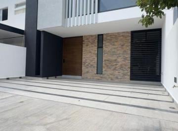 Casa de 4 habitaciones, León · Casa con 4 Habitaciones de 170 m² en Venta, Sierra Nogal