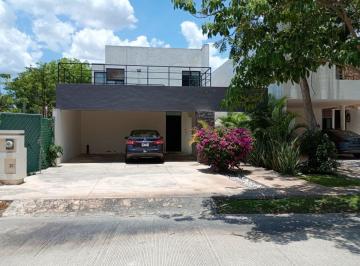 Casa de 3 habitaciones, Mérida · Casa en Venta Dentro de Privada Parque Central