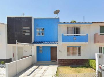 Casa de 3 habitaciones, Corregidora · Venta de Casa en El Fraccionamiento Santuarios del Cerrito, El Pueblito